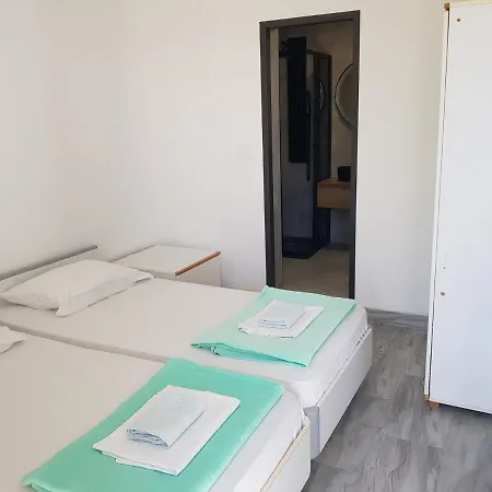 Little Seahorse Hostel&suites Crikvenica