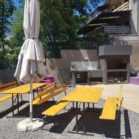 Little Seahorse Hostel *